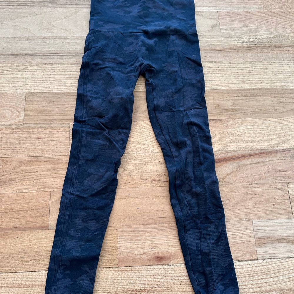 Spanx Leggings (Black Camo)